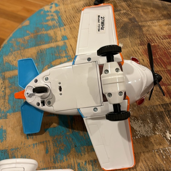 Disney Pixar wing controlled Dusty pilot remote control plane. - Picture 3 of 5